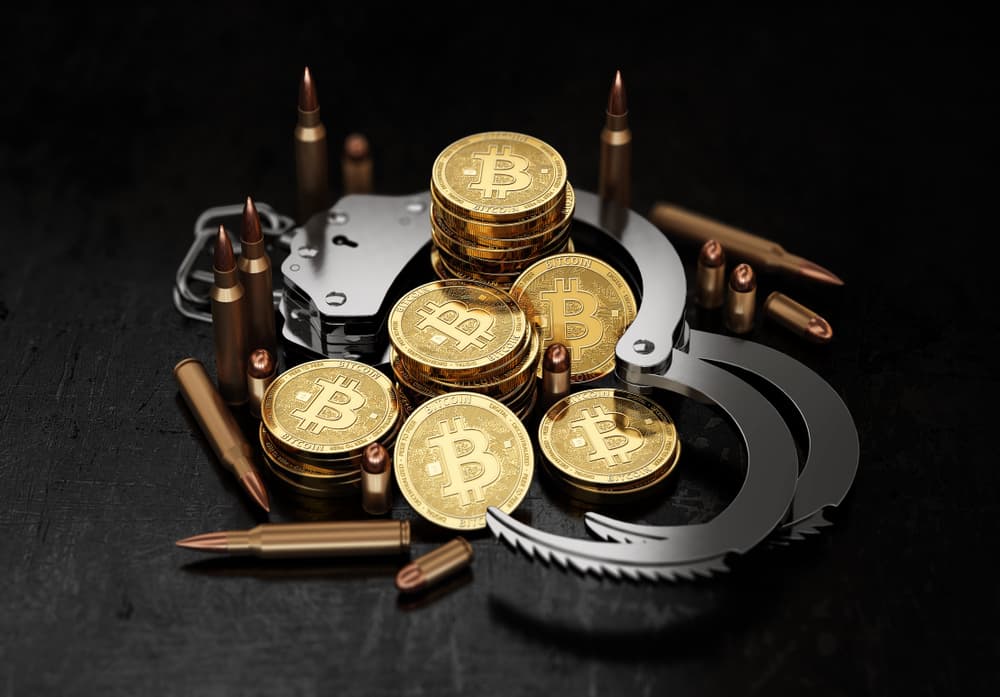 Vítimas de golpe com criptomoeda espancam acusado até serem ressarcidas