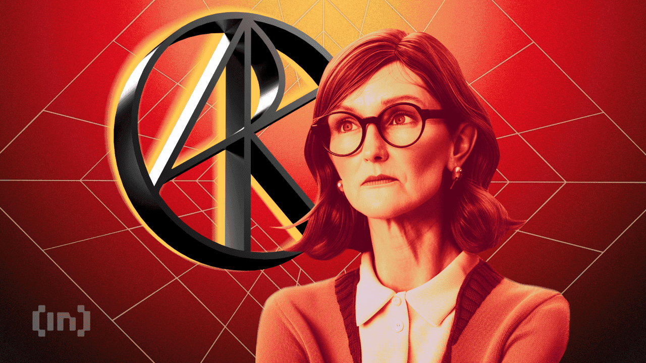 Cathie Wood se desfaz de US$ 24 milhões em ações da Coinbase no mesmo dia que Bitcoin renova máxima