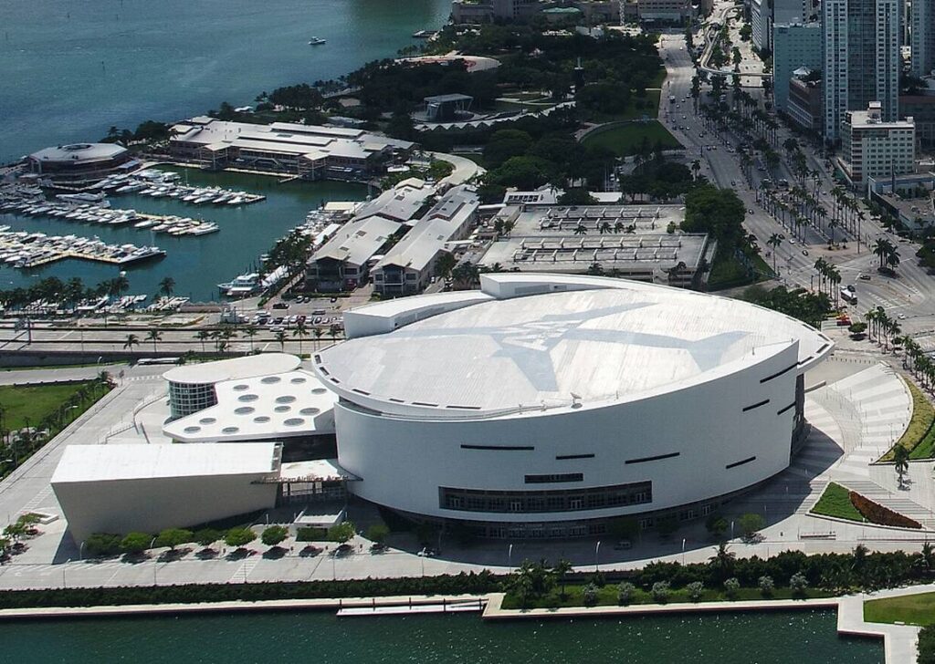 Prefeito de Miami diz que ainda recebe salário em Bitcoin
