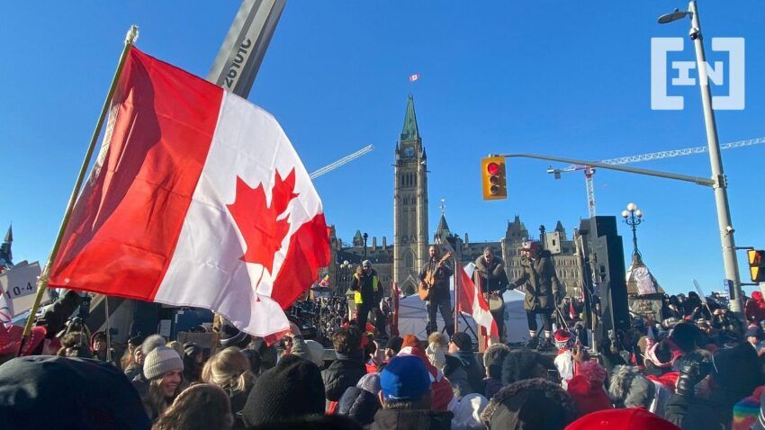 Canadá revoga lei de emergência e descongela contas em bancos