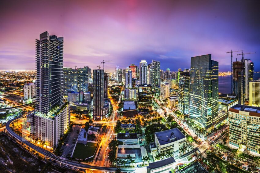Prefeito de Miami diz que ainda recebe salário em Bitcoin