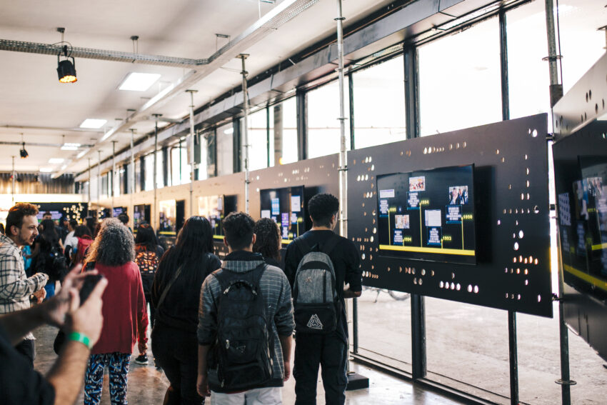 Estudantes invadem NFT.Brasil na Bienal. Evento tem itens inéditos do Kobe Bryant