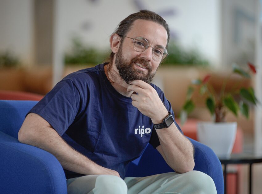 Sebastian Serrano, Ripio