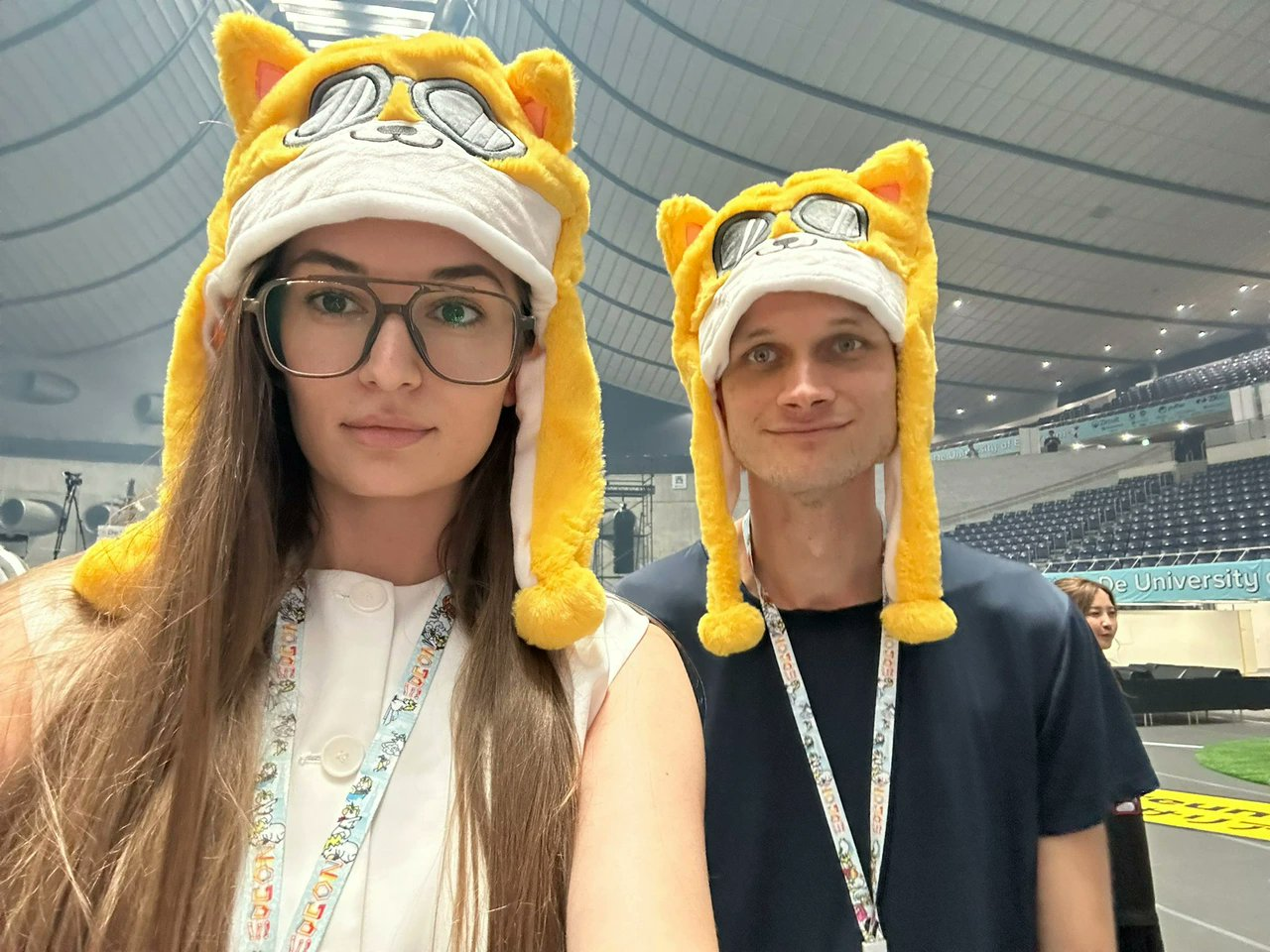 Vitalik Buterin com sua suposta namorada