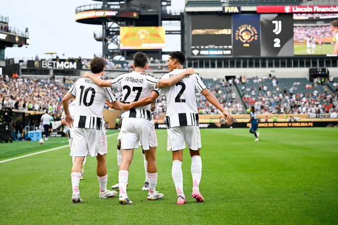 Jogadores da Juventus FC durante uma partida da Copa do Mundo de Clubes. Fonte: X/@SoyCalcio_